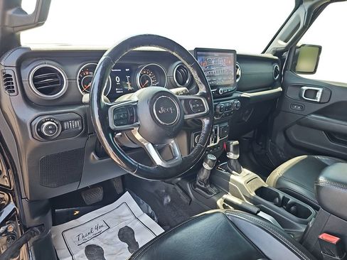 Used 2020 Jeep Gladiator Overland AWD/4WD image 16