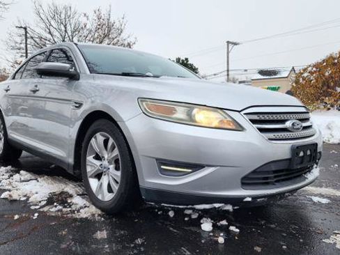 Used 2010 Ford Taurus SEL image 1