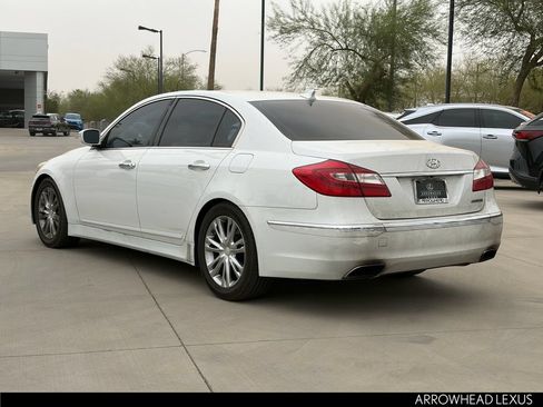 Used 2012 Hyundai Genesis 3.8 w/ Premium Pkg RWD image 4