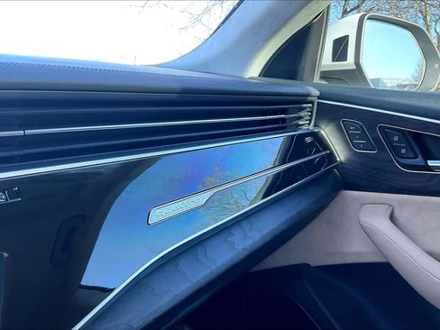 Used 2020 Audi Q8 Prestige w/ Prestige Package image 30