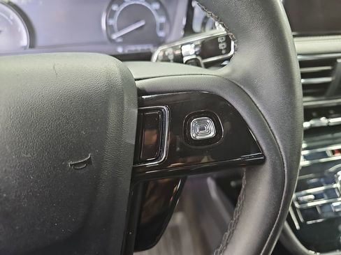 Used 2022 Lincoln Corsair Standard w/ Equipment Group 101A image 18