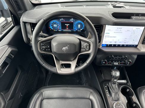 Used 2025 Ford Bronco Outer Banks image 16