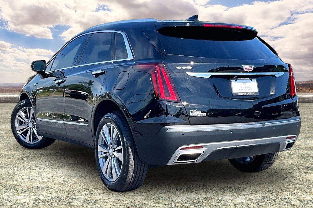 Certified 2025 Cadillac XT5 Premium Luxury FWD image 4