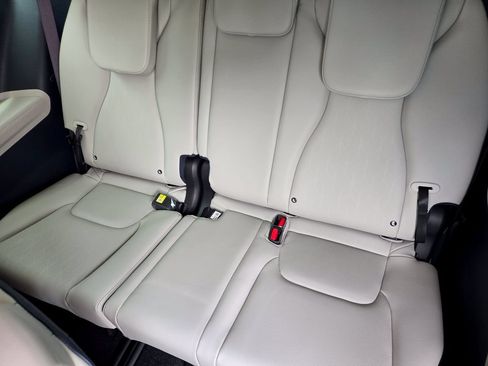 New 2026 Kia Carnival EX FWD image 22