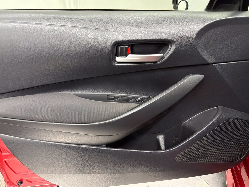 Used 2020 Toyota Corolla LE FWD image 14