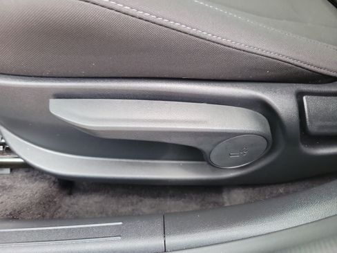 Used 2025 Hyundai Elantra SEL FWD image 13