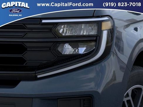 New 2025 Ford Expedition Active image 18