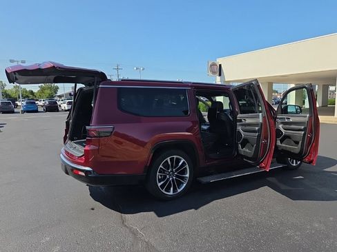 Used 2024 Jeep Wagoneer L Series III w/ Premium Group I AWD/4WD image 15