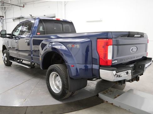 Used 2017 Ford F350 Lariat w/ Chrome Package image 5