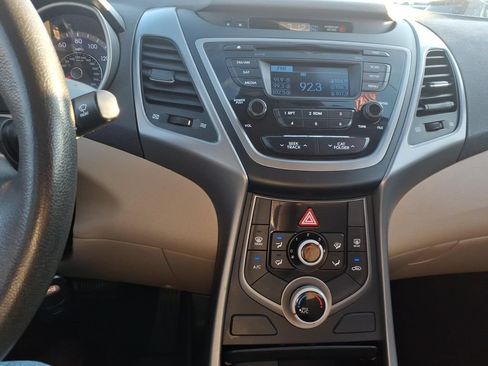 Used 2016 Hyundai Elantra SE FWD image 12