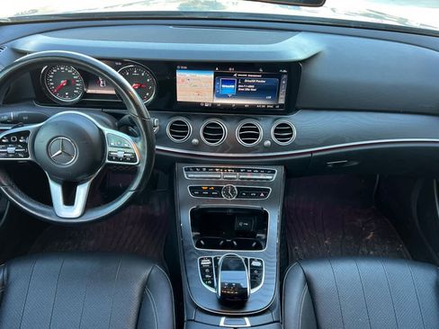 Used 2019 Mercedes-Benz E 300 image 4