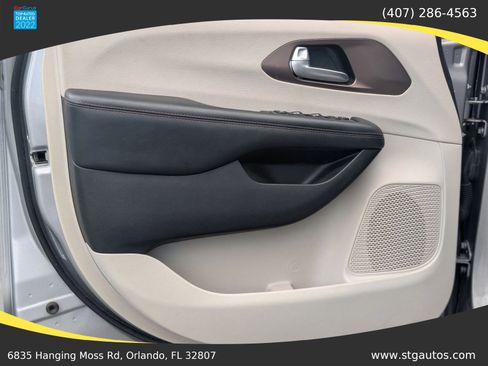 Used 2017 Chrysler Pacifica Touring-L Plus w/ Advanced Safetytec Group image 11