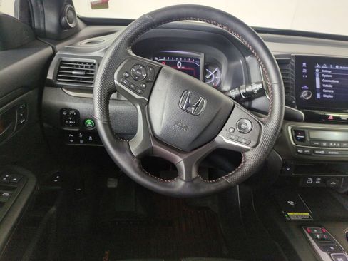 Used 2024 Honda Passport TrailSport image 17