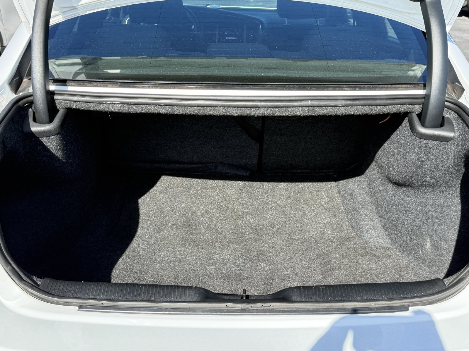 Used 2018 Dodge Charger SXT w/ Blacktop Package RWD image 13