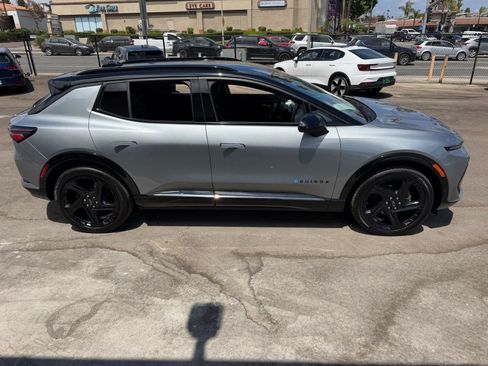 Used 2024 Chevrolet Equinox EV RS FWD image 4