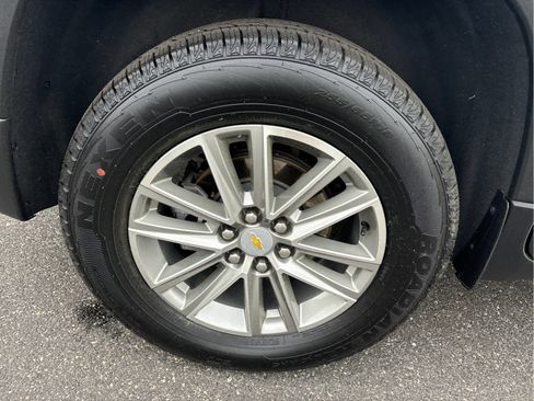 Certified 2023 Chevrolet Traverse LT FWD image 24