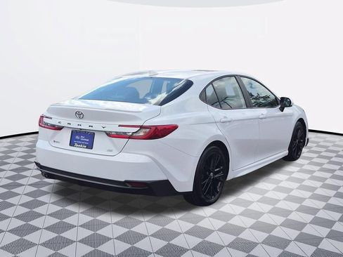 Used 2025 Toyota Camry SE FWD image 6