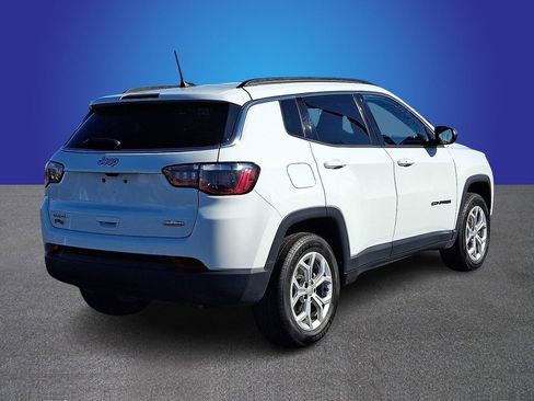 Used 2024 Jeep Compass Latitude image 6