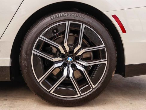 Used 2026 BMW 740i xDrive AWD/4WD image 12