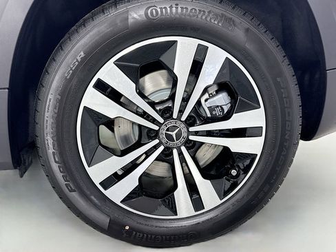 Used 2025 Mercedes-Benz GLB 250 4MATIC image 31