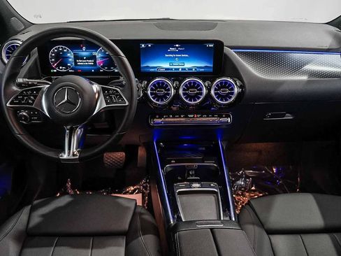 Used 2025 Mercedes-Benz GLA 250 image 12