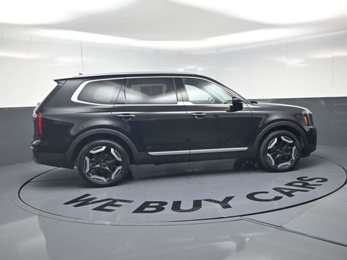 Used 2024 Kia Telluride S w/ S Sunroof Package FWD image 10