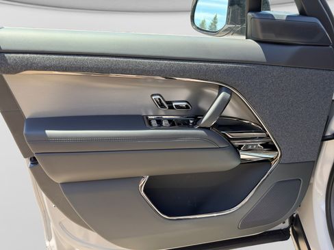 New 2026 Land Rover Range Rover Sport SE AWD/4WD image 12