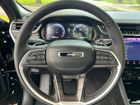 Certified 2025 Jeep Grand Cherokee Limited w/ MOPAR Finishing Package RWD image 20