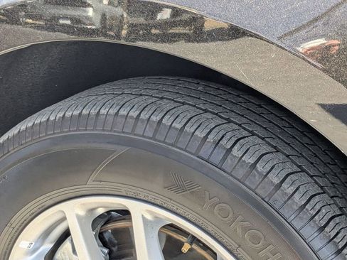 Used 2025 Chrysler Pacifica Select image 29