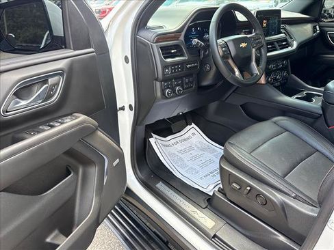 Used 2024 Chevrolet Suburban High Country AWD/4WD image 12