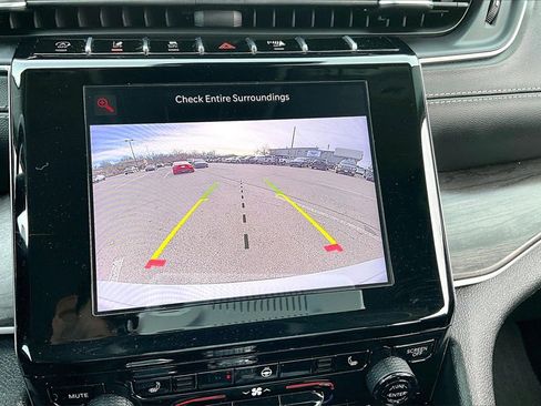 Used 2022 Jeep Grand Cherokee L Limited image 21