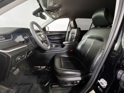 Used 2023 Jeep Grand Cherokee L Limited image 21