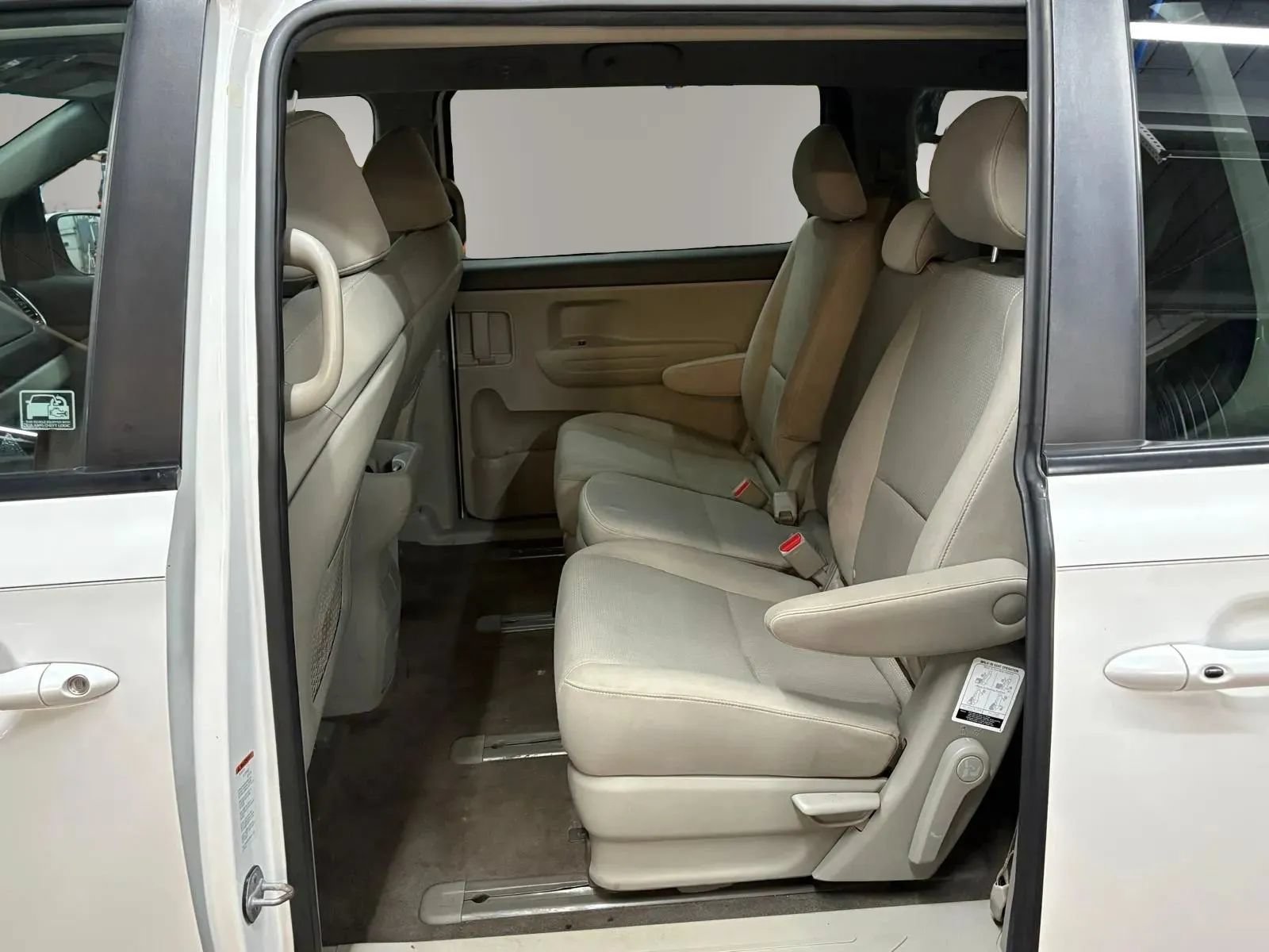 Used 2020 Kia Sedona LX FWD image 22