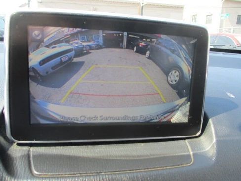 Used 2017 Toyota Yaris iA image 9