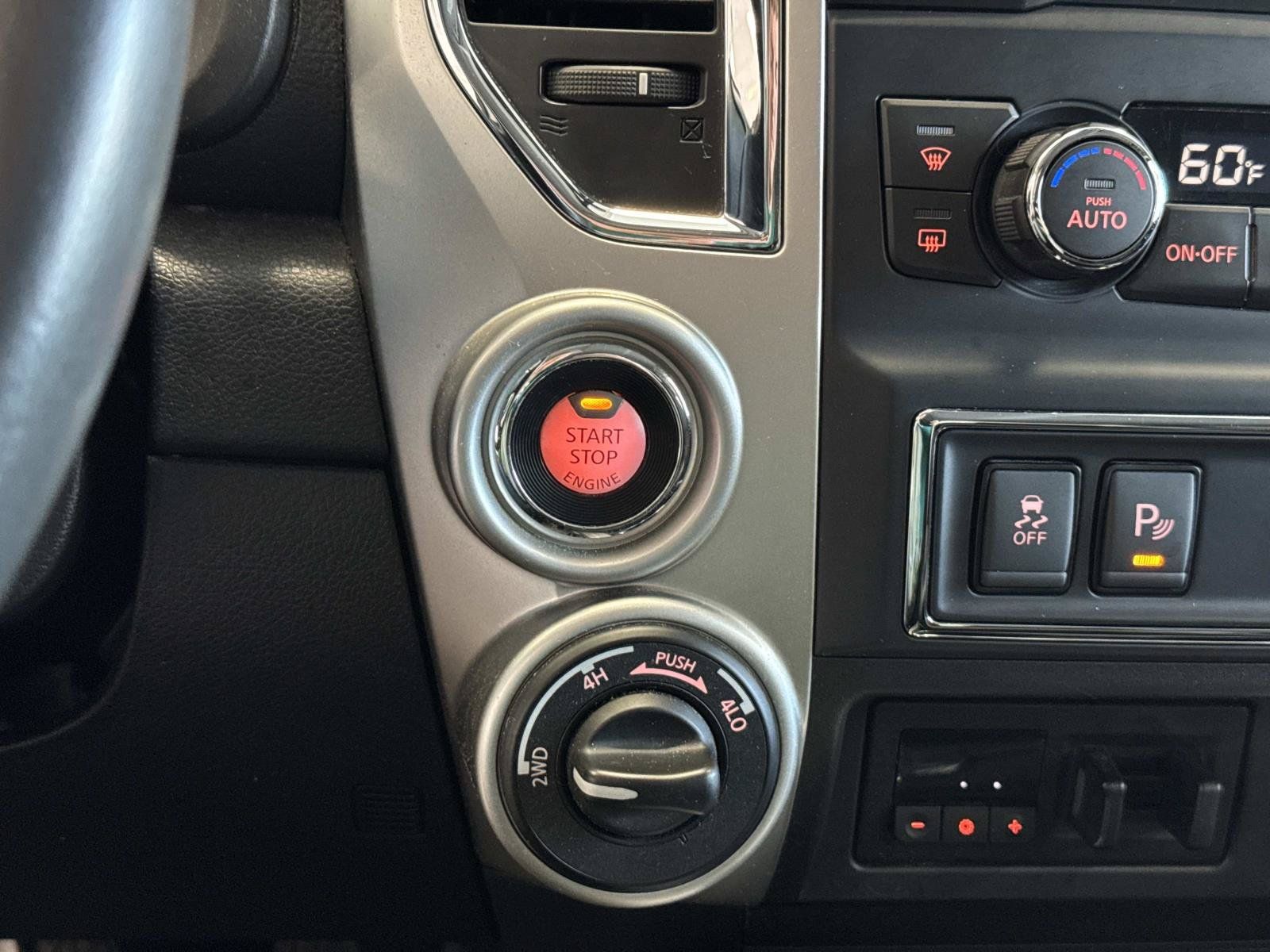 Used 2017 Nissan Titan SV AWD/4WD image 19