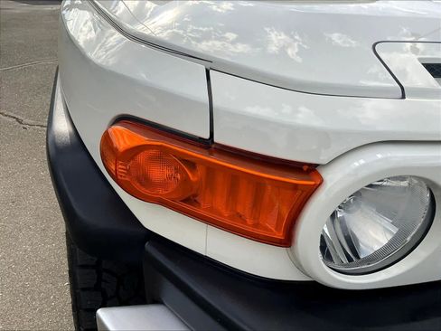 Used 2014 Toyota FJ Cruiser 4WD w/ Convenience Package image 28