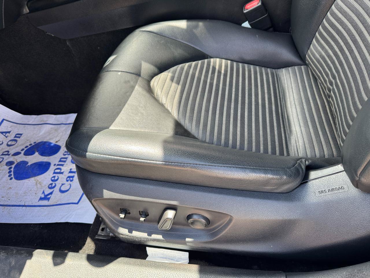 Used 2019 Toyota Camry SE w/ Carpet Mat Package FWD image 22