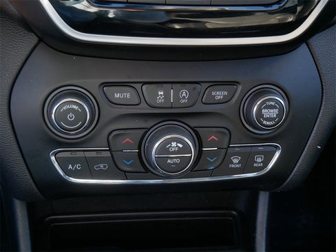 Used 2019 Jeep Cherokee Limited image 21