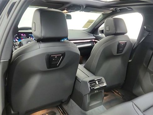 Used 2025 BMW 540i xDrive image 31