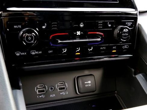 New 2025 Jeep Grand Cherokee L Laredo image 15