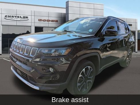 Used 2022 Jeep Compass Limited w/ Sun and Sound Group image 9