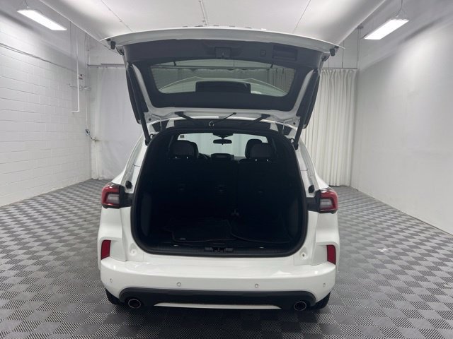 Used 2023 Ford Escape ST-Line w/ Tech Pack #1 AWD/4WD image 10