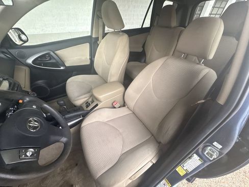 Used 2012 Toyota RAV4 FWD V6 w/ Upgrade Value Pkg image 18