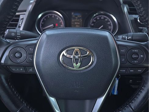 Used 2019 Toyota Camry SE image 19
