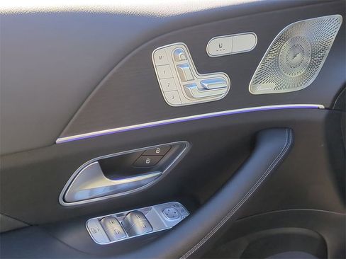 Used 2021 Mercedes-Benz GLE 350 4MATIC w/ Premium Package image 11