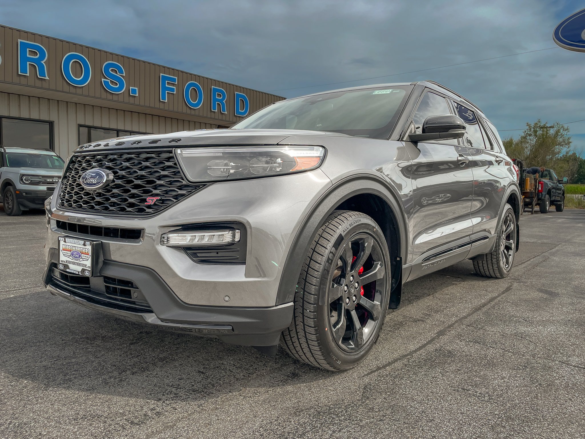 Used 2023 Ford Explorer ST w/ Equipment Group 401A AWD/4WD image 2