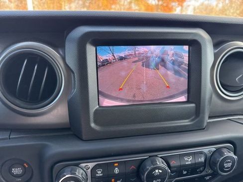 Used 2021 Jeep Wrangler Unlimited Sport image 14