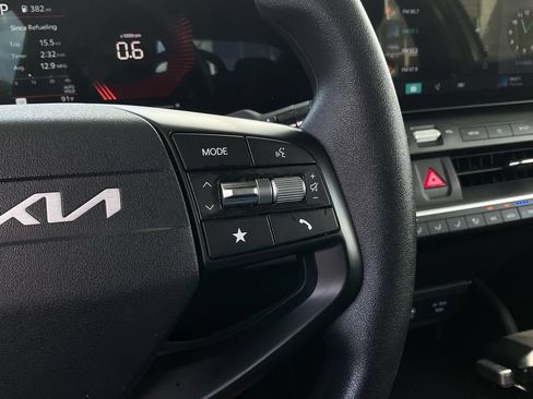 Used 2025 Kia K4 FWD image 29