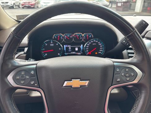 Used 2018 Chevrolet Suburban LT image 33