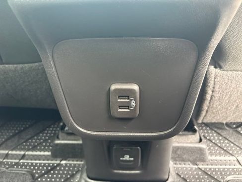 Used 2024 Chevrolet Equinox Premier w/ LPO, Floor Liner Package FWD image 27